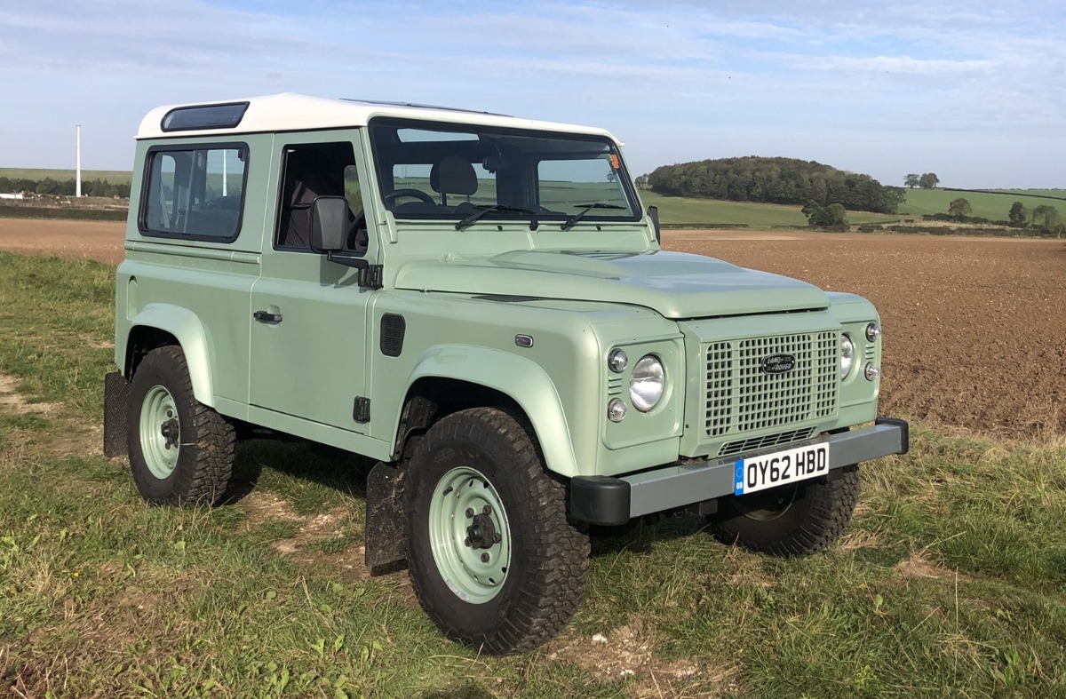 2012 Land Rover Defender 90 Image 5